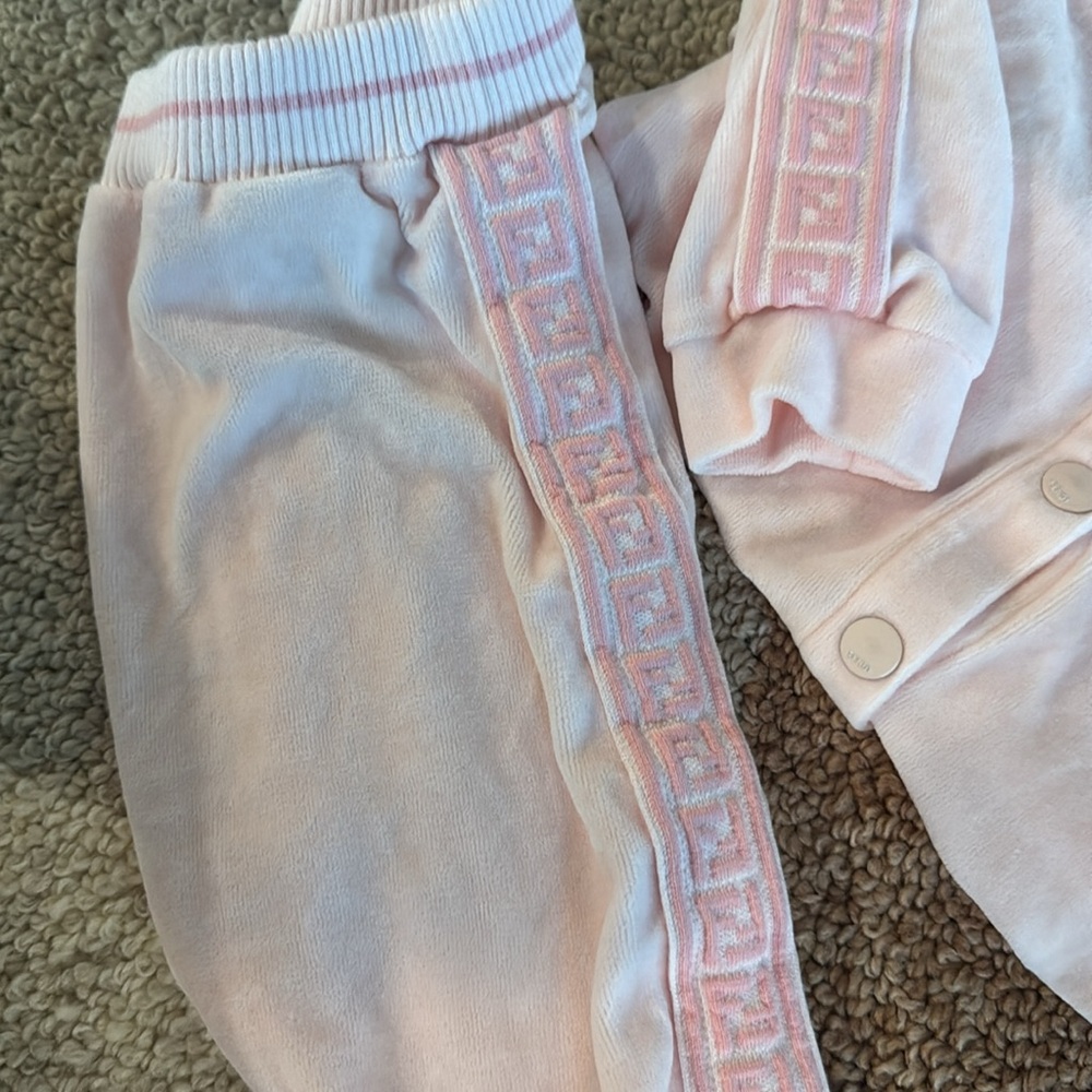 Fendi Baby Velour Sweats in 12 mos - Picture 3 of 10